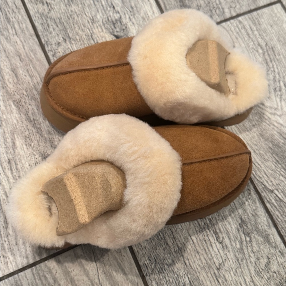 UGG Kids Tan and Cream Slippers